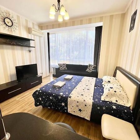 Beauty Studio In Center Apartment Chisinau Exterior photo