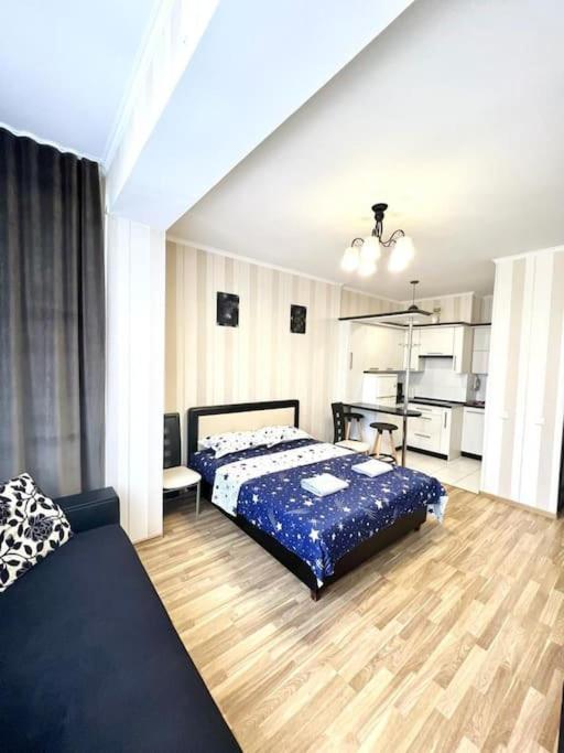 Beauty Studio In Center Apartment Chisinau Exterior photo