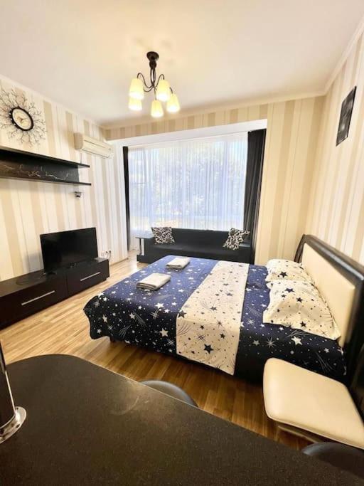 Beauty Studio In Center Apartment Chisinau Exterior photo